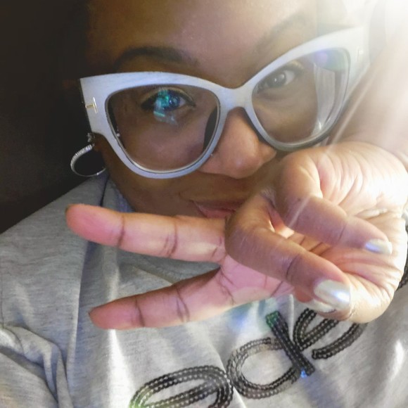 Meet your Posher, Kimberly - Picture 1 of 1